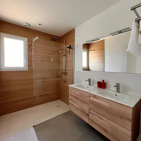 Villa L'éden Des Aspres T4 Climatisée Avec Jardin, Terrasse, Billard&wifi