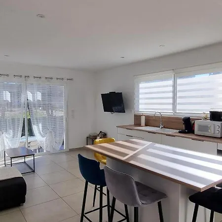 T4 Moderne Entre Mer, Montagne & Espagne Avec Clim, Jardin, Billard & Barbecue