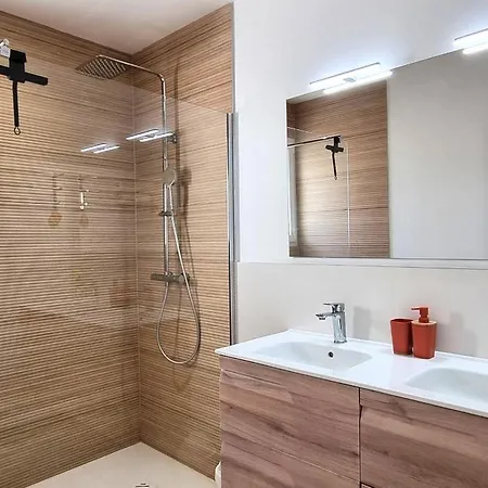 빌라 Villa T4 Moderne Entre Mer, Montagne & Espagne Avec Billard, Jardin & Barbecue 튀르