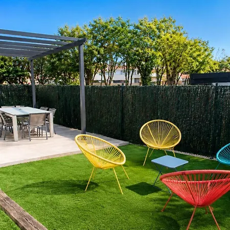 T4 Moderne Entre Mer, Montagne & Espagne Avec Jardin, Billard & Barbecue