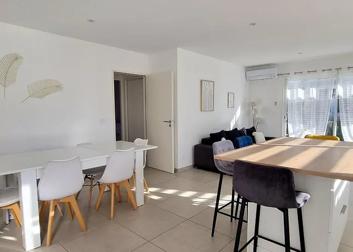 L'eden Des Aspres Climatisee Plain Pied Avec Jardin, Terrasse, Billard & Wifi 别墅