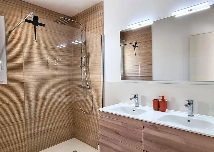 别墅 L'eden Des Aspres Climatisee Plain Pied Avec Jardin, Terrasse, Billard & Wifi 蒂伊