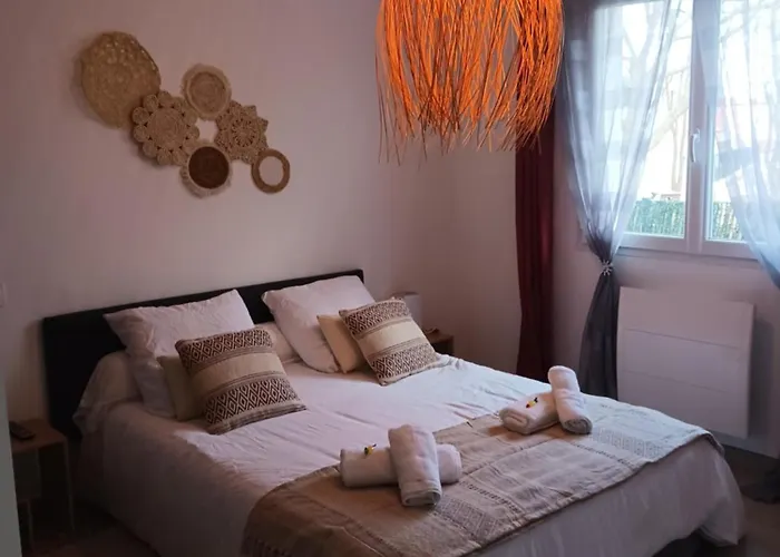 L'eden Des Aspres Climatisee Plain Pied Avec Jardin, Terrasse, Billard & Wifi * 蒂伊
