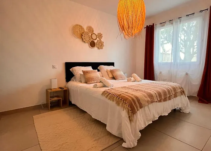 L'eden Des Aspres Climatisee Plain Pied Avec Jardin, Terrasse, Billard & Wifi *